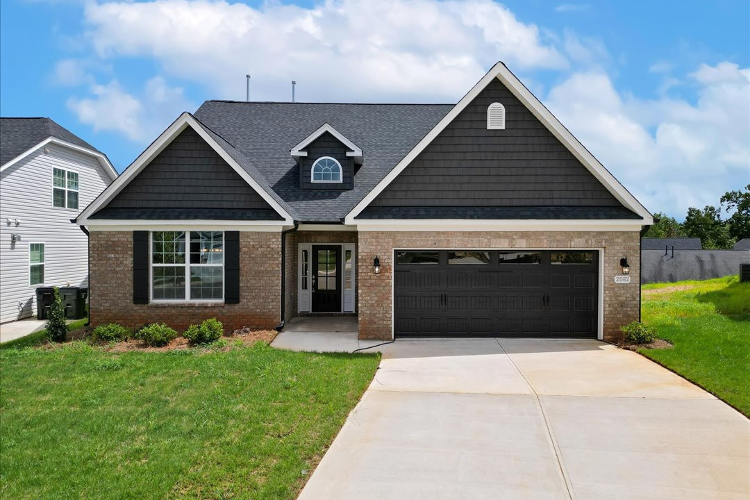 https://assets.windsorhomes.us/img/Cotswold_3_E_BD_lot35_2082 Dowell_ct_exterior_front.jpg